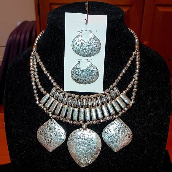 Chico's Jewelry - Chico's Silver Statement Necklace with FREE Earrings